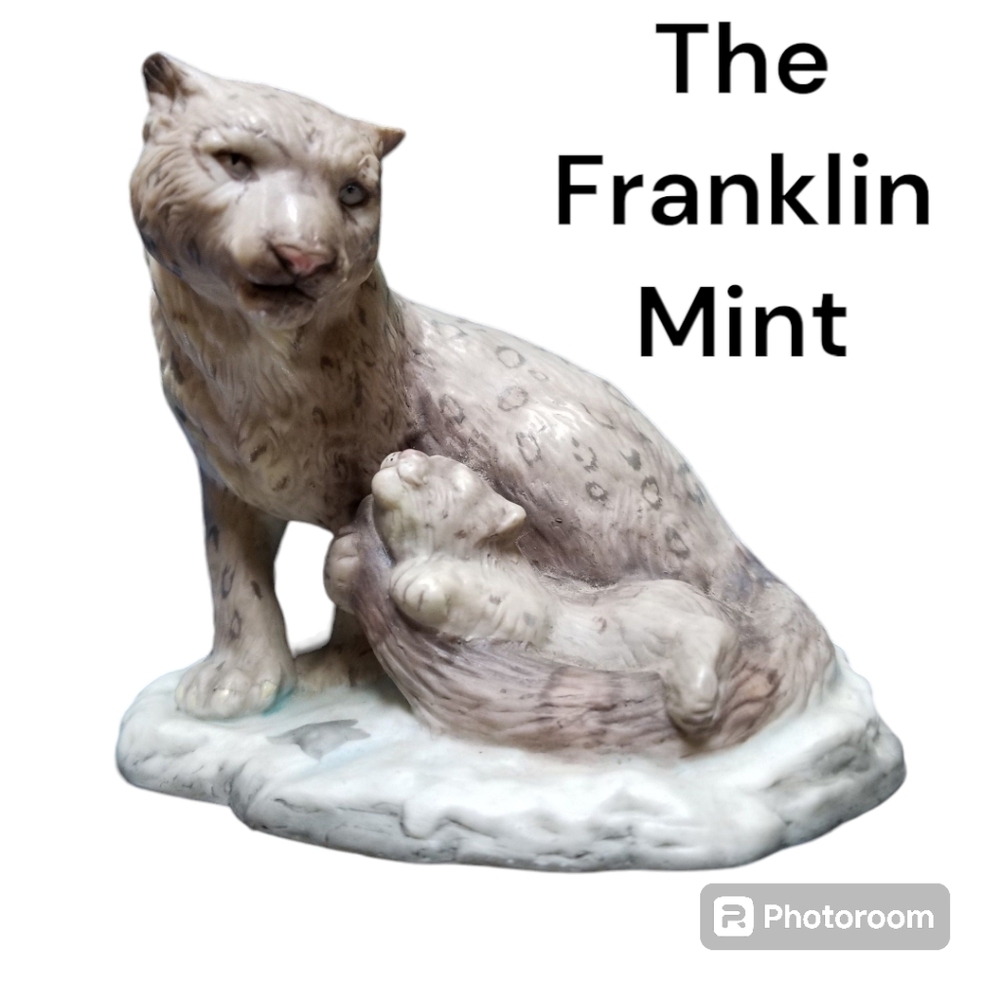 THE FRANKLIN MINT Snow Leopard Porcelain Figurine 1989